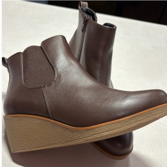 NWT AEROSOLES Dark Brown Ankle Booties - Picture 5 of 6